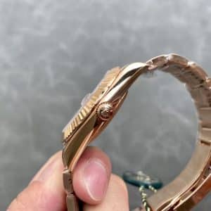 ky-Dweller 326235 Black Dial Rose Gold