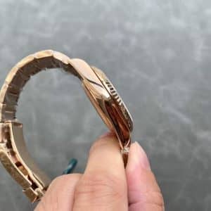 ky-Dweller 326235 Black Dial Rose Gold