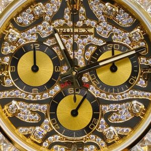 Custom Super Clone Gold Daytona – Diamond Pattern Dial × Baguette Bezel × Black Rubber Style (China, Custom Workshop)