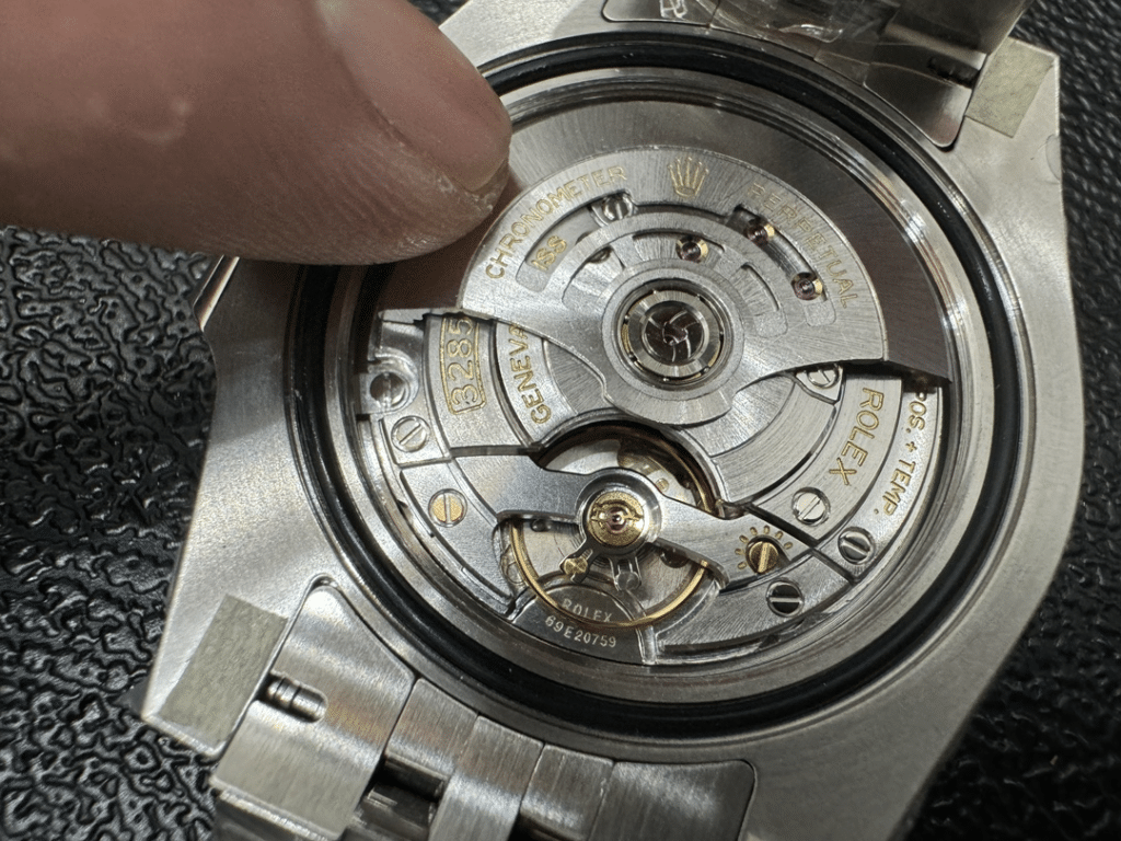 Caliber Group: 3285 (GMT) movement super clone replica GMT