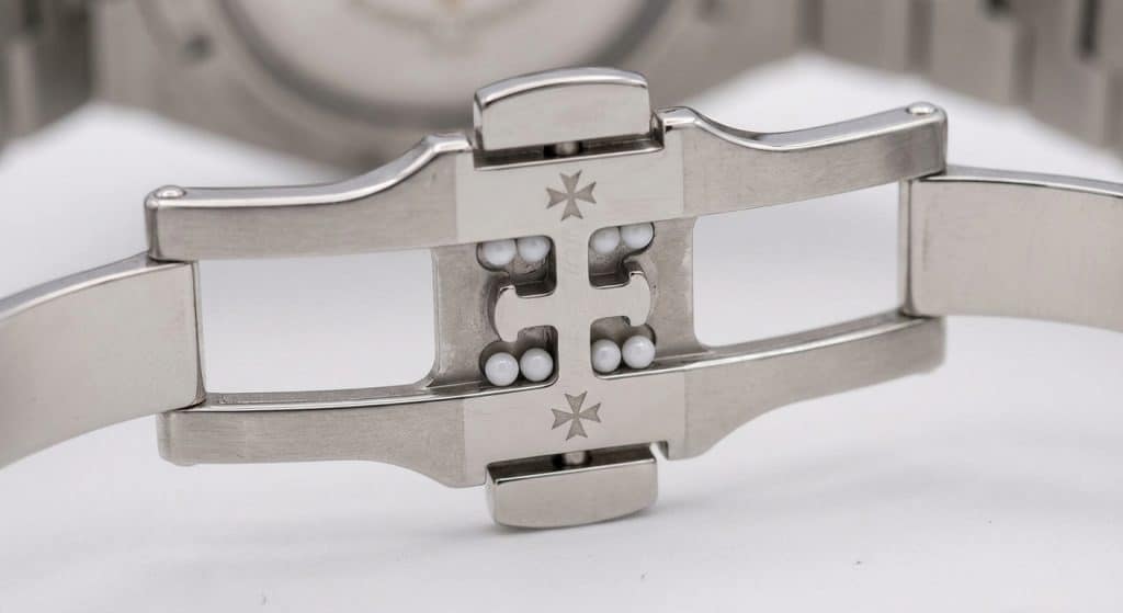 A detailed examination of the zirconia ceramic ball bearings within the deployment buckle of the 2026 ZF Overseas model.